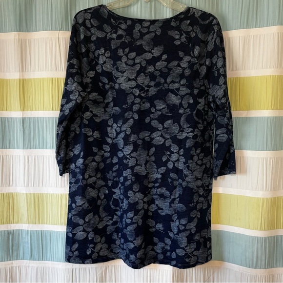J Jill Floral Print Top Indigo Blue 3/4 length sleeve Sz Medium - Picture 9 of 9